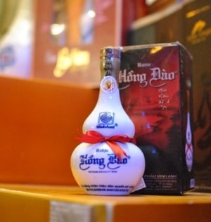 Rượu Hồng Đào Quảng Nam