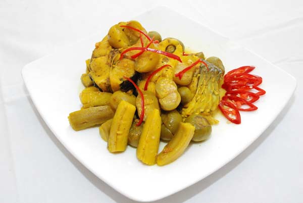 Mách mẹ cách làm cá trắm đen kho cà muối đưa cơm ngày trở gió