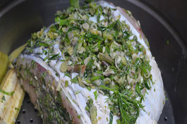 cách làm món cá trắm đen nhồi thịt hấp