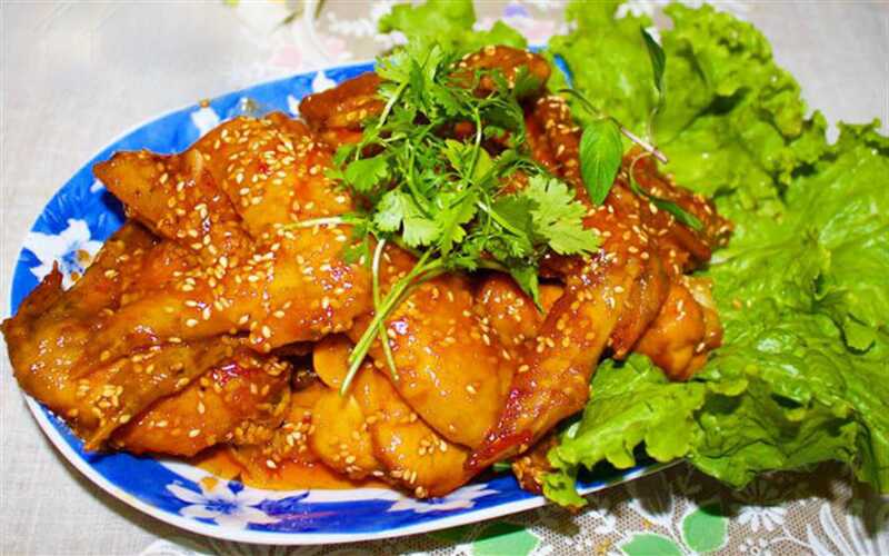 Hướng dẫn cách làm món cánh gà chiên sốt cay kiểu Thái