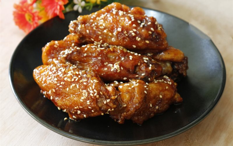 Hướng dẫn cách làm cánh gà chiên sốt mặn ngọt