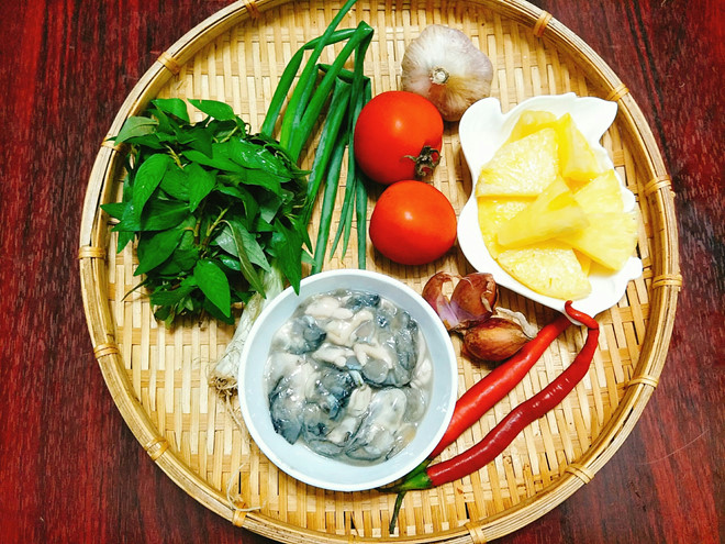 Chuẩn bị nguyên liệu nấu canh hàu sữa