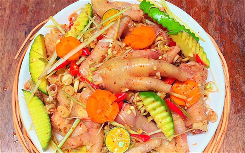 Bí quyết làm món chân gà nộm xoài xanh lấy lòng ông xã