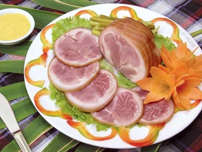 Chân giò thịt lợn đen vùng cao Hà Giang hun khói