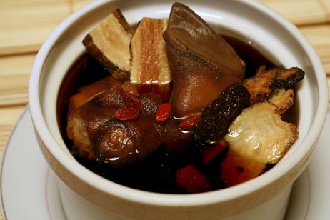 Học cách nấu món ngọc dương dê hầm thuốc Bắc tẩm bổ cho chồng