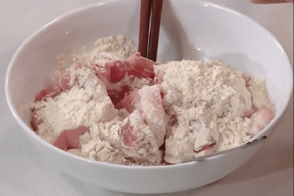 Cách làm món thịt ba chỉ chiên giòn sốt dứa