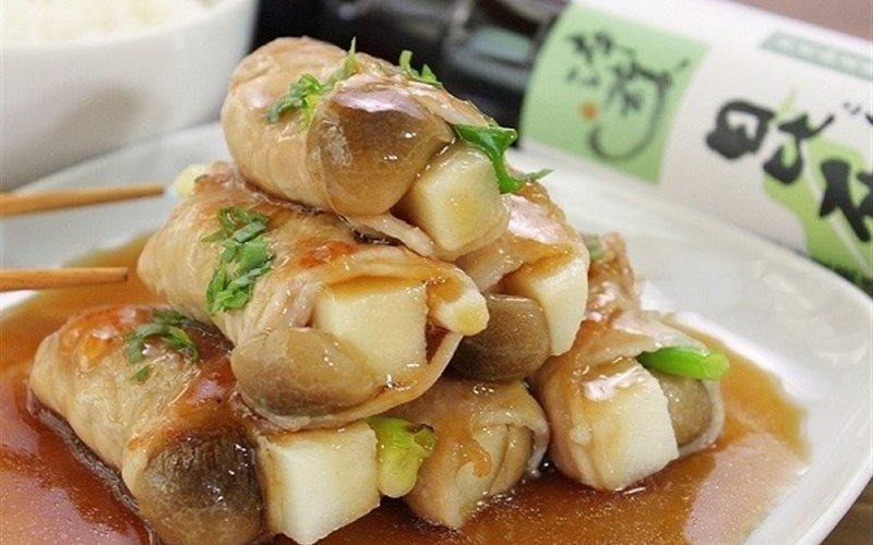 Hướng dẫn chi tiết cách làm món thịt lợn cuộn măng nấm