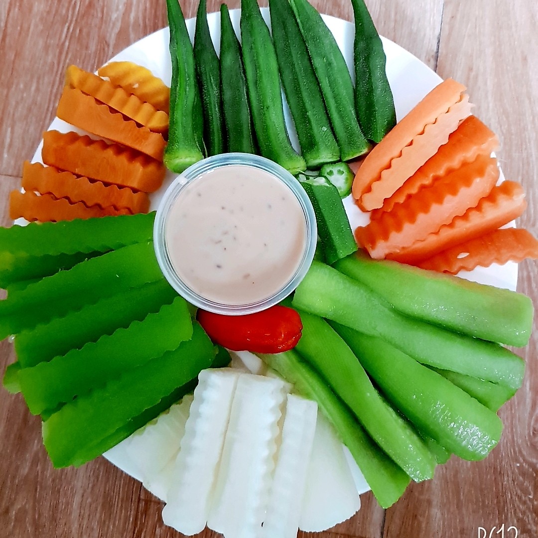 Bầu luộc cùng rau củ chấm chao