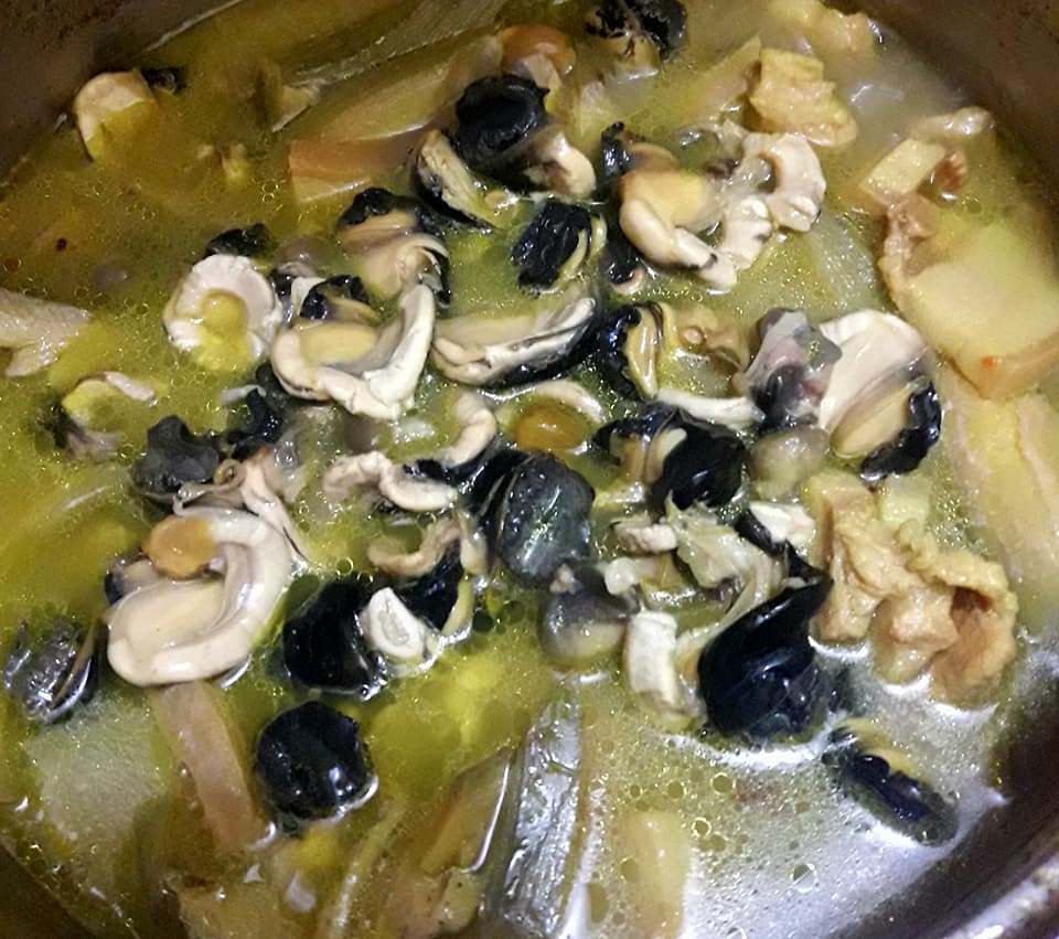 Ốc nấu chuối đậu