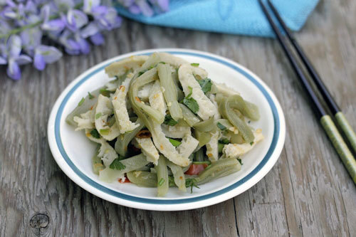 Nộm rau tiến vua và lá xách giòn giòn