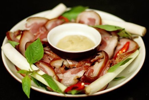 Thịt chó luộc (biến thể là hấp)