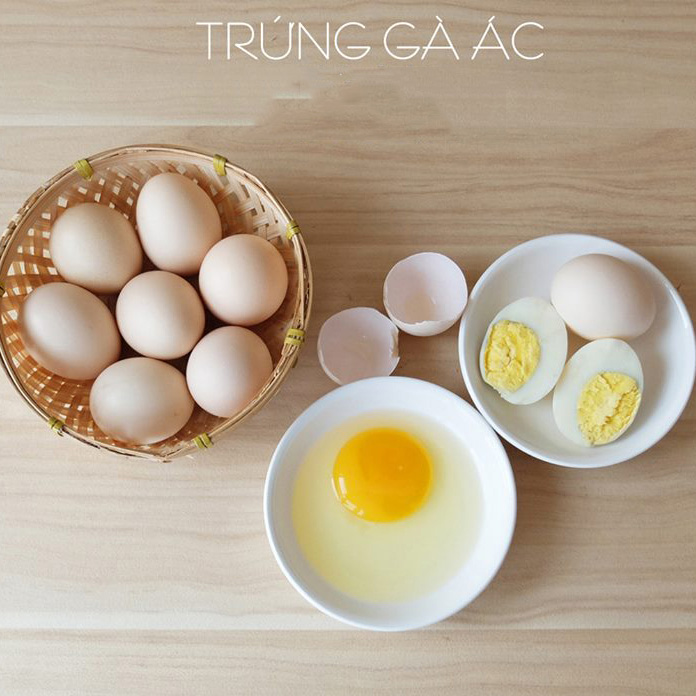 Trứng gà ác sạch - 35k/chục