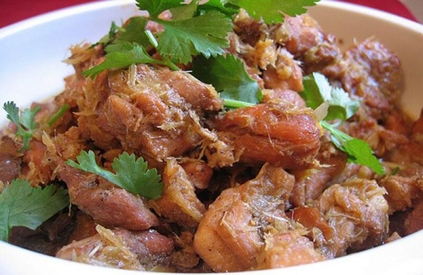 Mua gà đông tảo nấu giả cầy