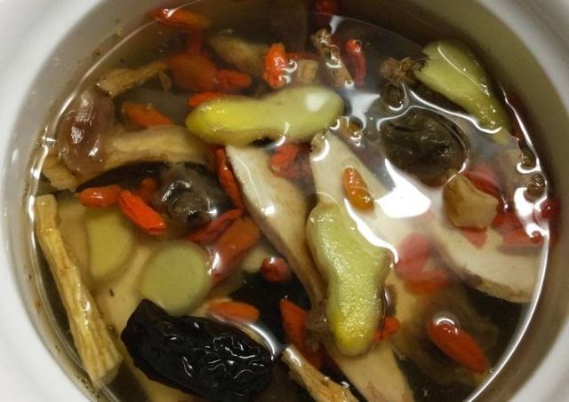 Hải sâm hầm táo đỏ đẳng sâm