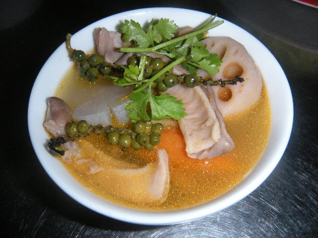 Hướng dẫn làm món Dạ dày hầm tiêu xanh