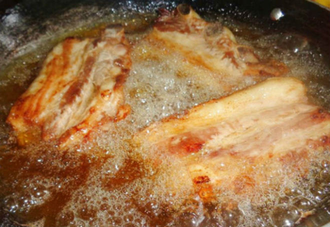Cách làm thịt ba chỉ chiên muối Cách làm thịt ba chỉ chiên muối