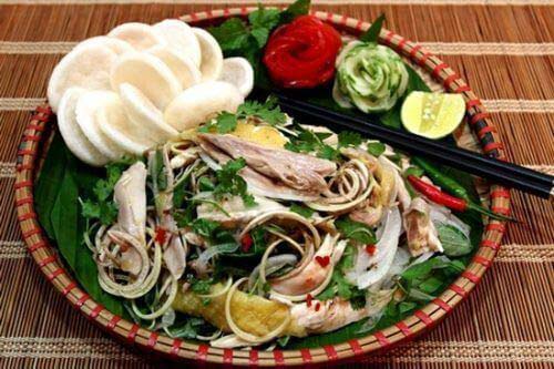 Cách làm món gỏi gà xé phay thơm ngon 