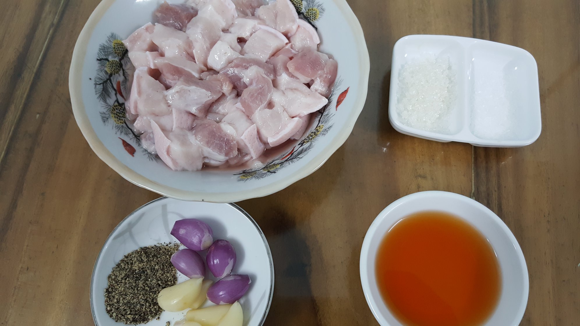 Nguyên liệu làm món ba chỉ cháy cạnh