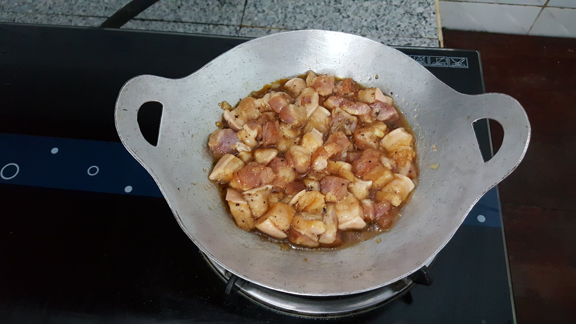 Cách làm món ba chỉ cháy cạnh