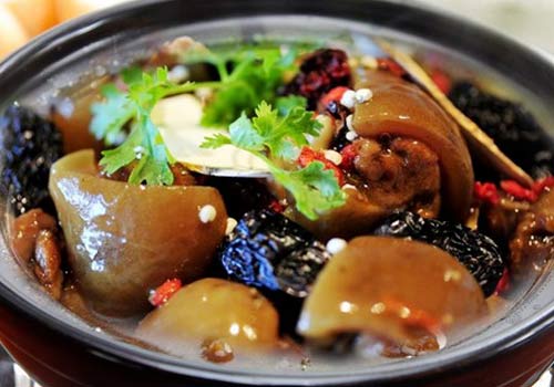 hướng dẫn nấu chân dê hầm thuốc bắc