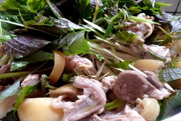 thịt dê hấp lá tía tô ngon