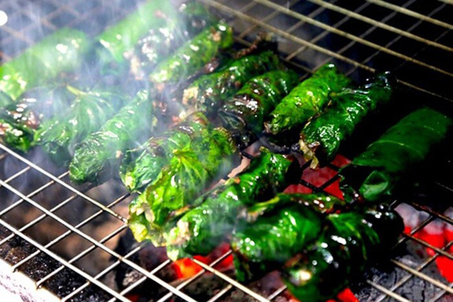 Cách nướng thịt bò cuốn lá lốt bằng bếp than