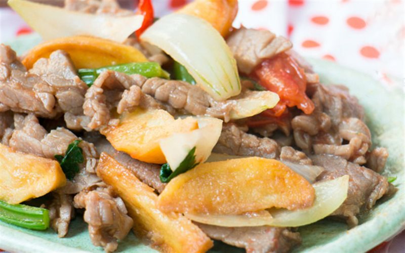 Vào bếp học cách làm món thịt bò xào khoai tây bổ dưỡng