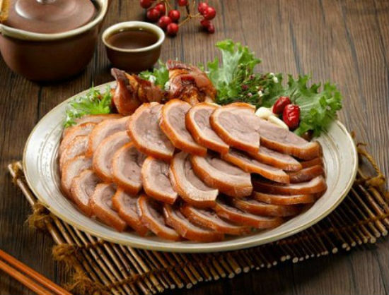 chân giò nấu nước tương hoàn thành