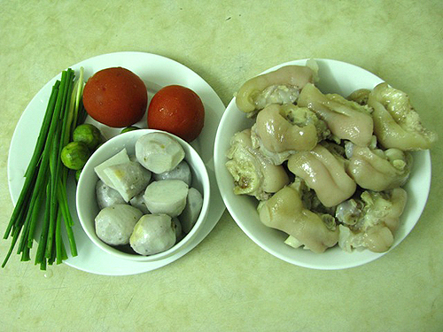 nguyên liệu móng giò om tiêu sấu