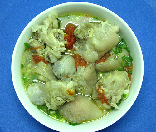 móng giò om tiêu sấu