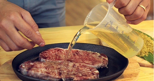 thịt bò chiên cốm cách làm