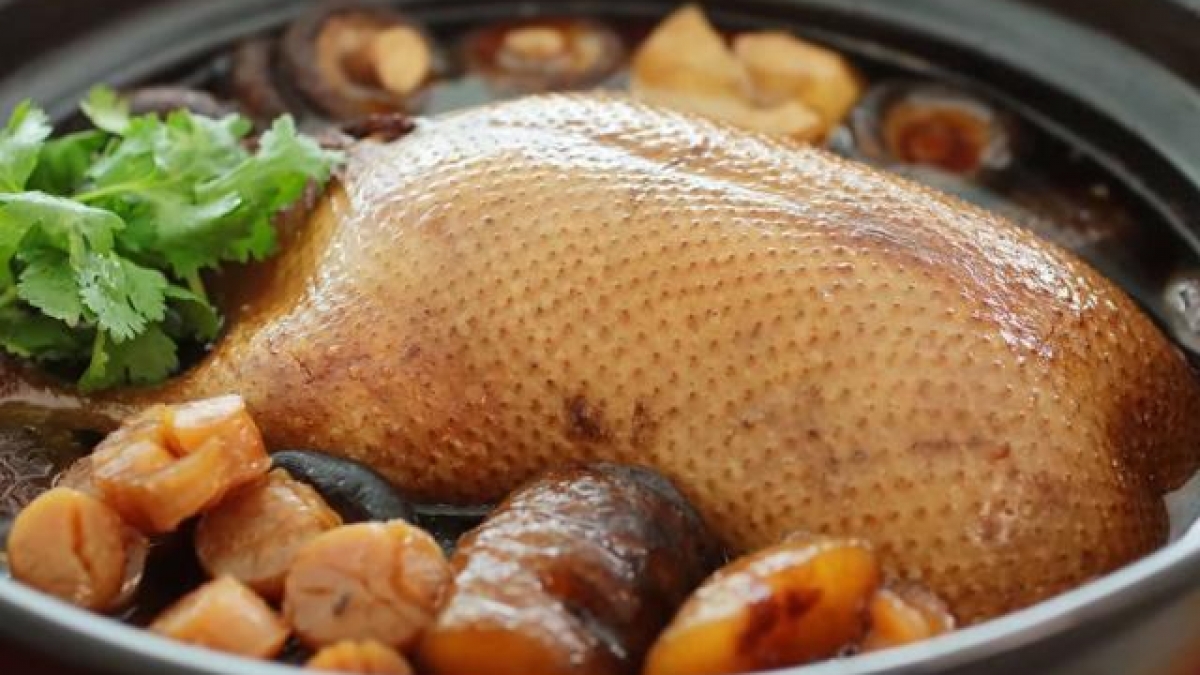 Hướng dẫn làm món vịt hầm bát bảo bổ dưỡng cho cả gia đình